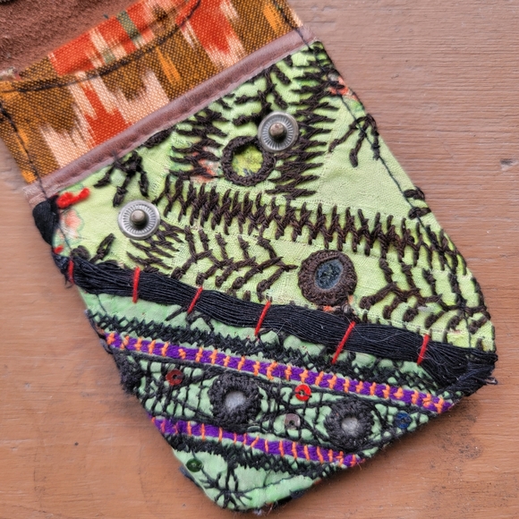 🌎👽 Free People Boho Embroidered Repurposed vtg banjara hippie Wallet card case - Picture 6 of 16